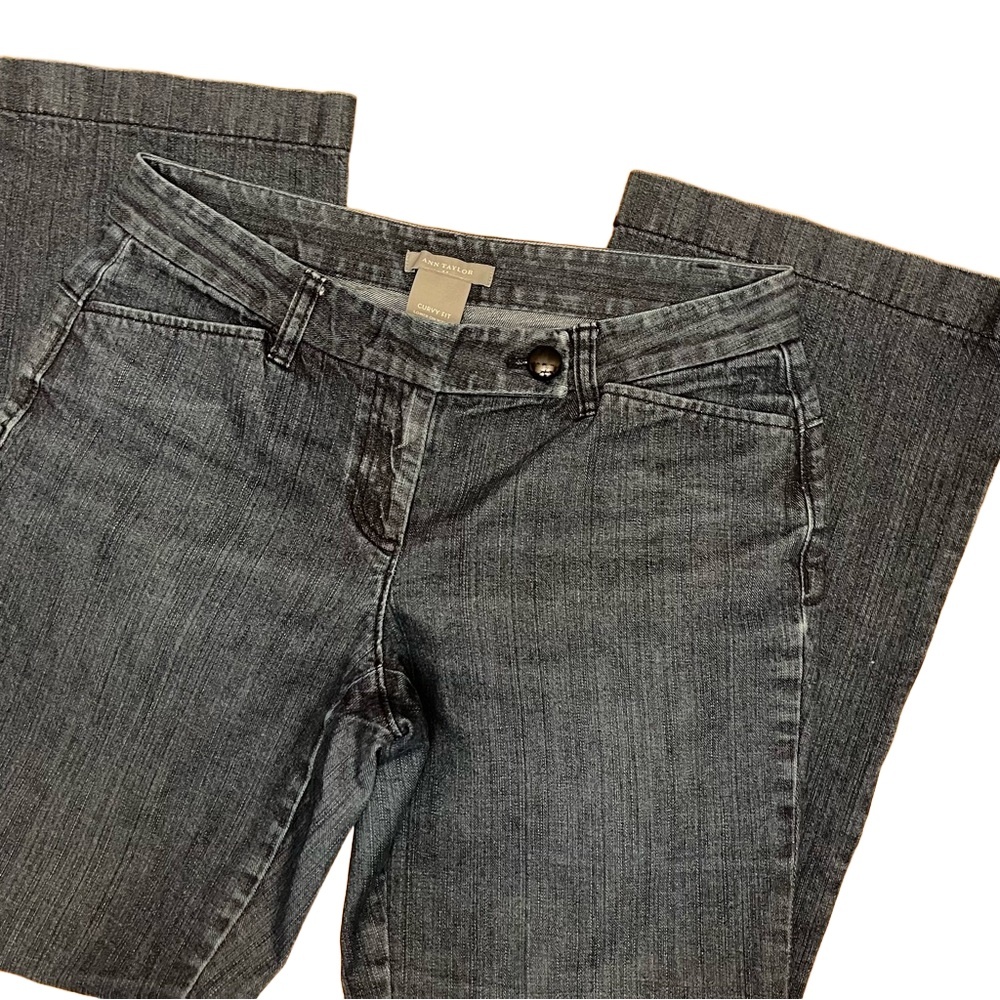 EUC Ann Taylor Curvy Fit Wide Leg Jeans Size 6